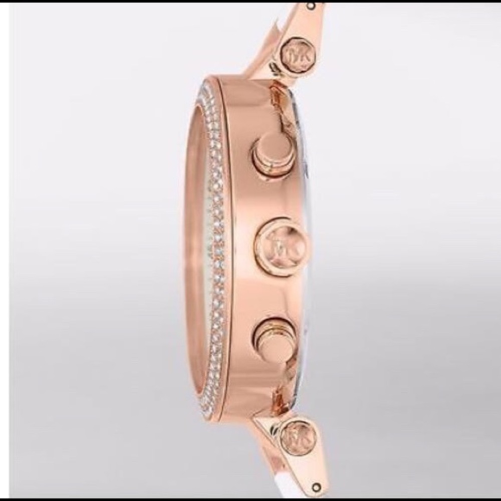 Michael Kors Rose Gold Watch - Picture 2 of 7